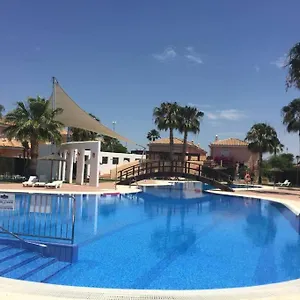  Сasa de vacaciones House Sleeps 6, Large Pool Walk To